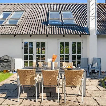 4 Bedroom Awesome In Holiday home Glesborg