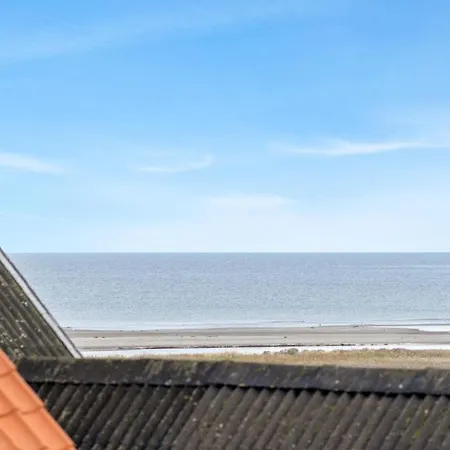 4 Bedroom Awesome In Holiday home *