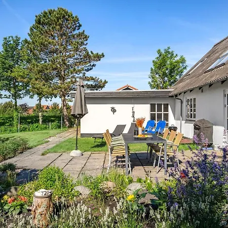 4 Bedroom Awesome In * Glesborg