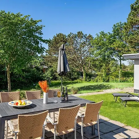 4 Bedroom Awesome In Holiday home Glesborg