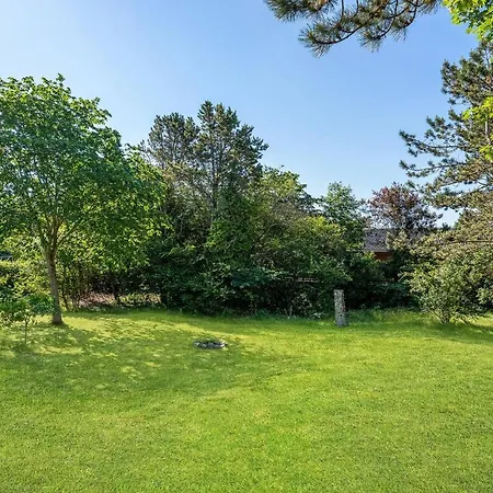 Holiday home 4 Bedroom Awesome In