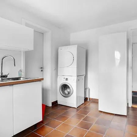 4 Bedroom Awesome In * Glesborg